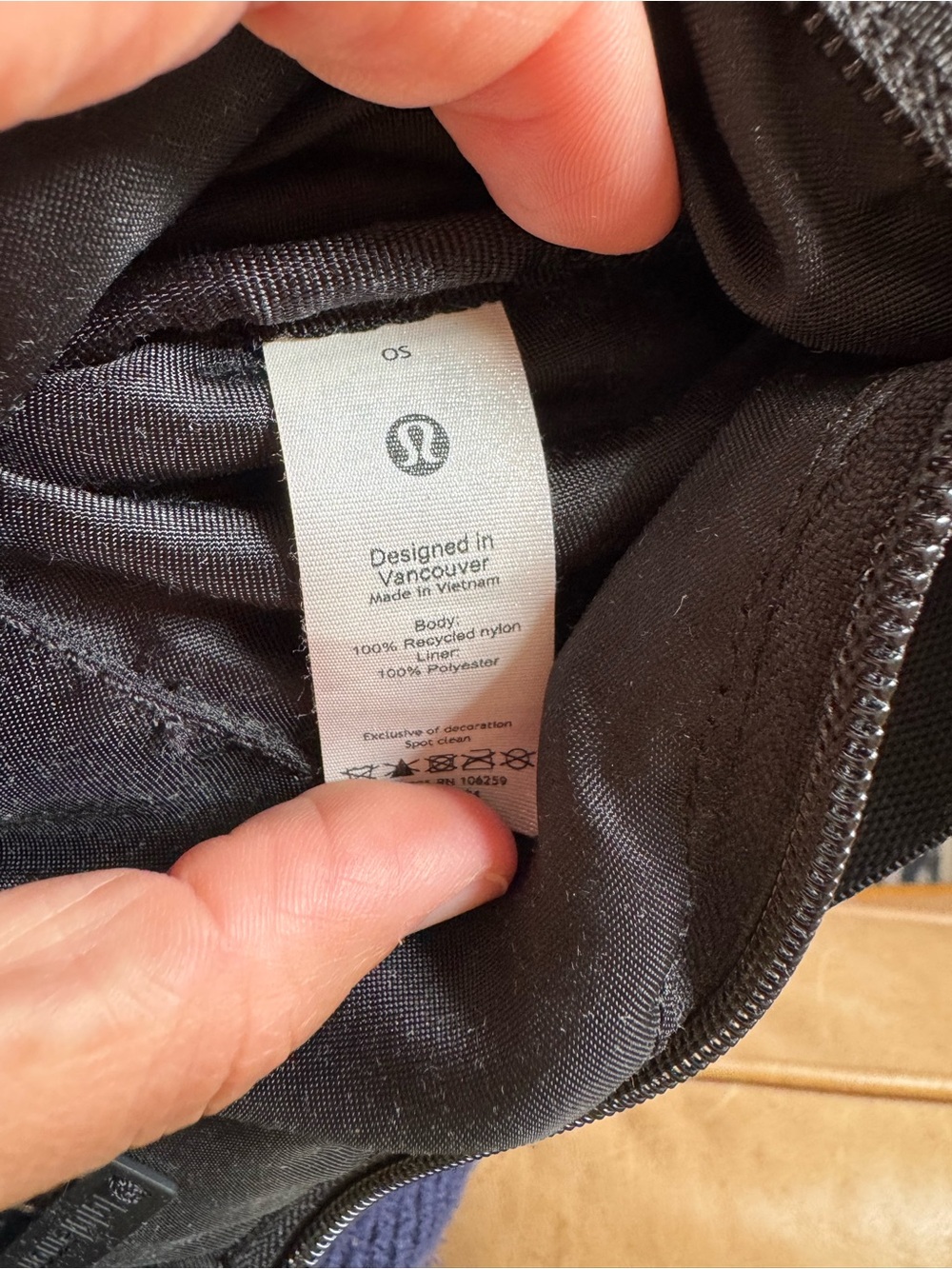lululemon athletica Crossbody / Belt Bag Black - Picture 9 of 9